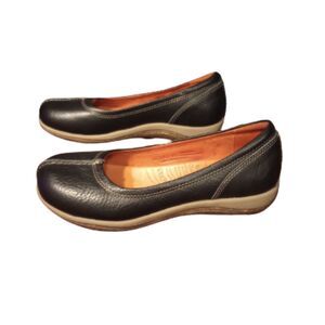 Acorn Women's Size 6M Black Leather Loafers - NWOT